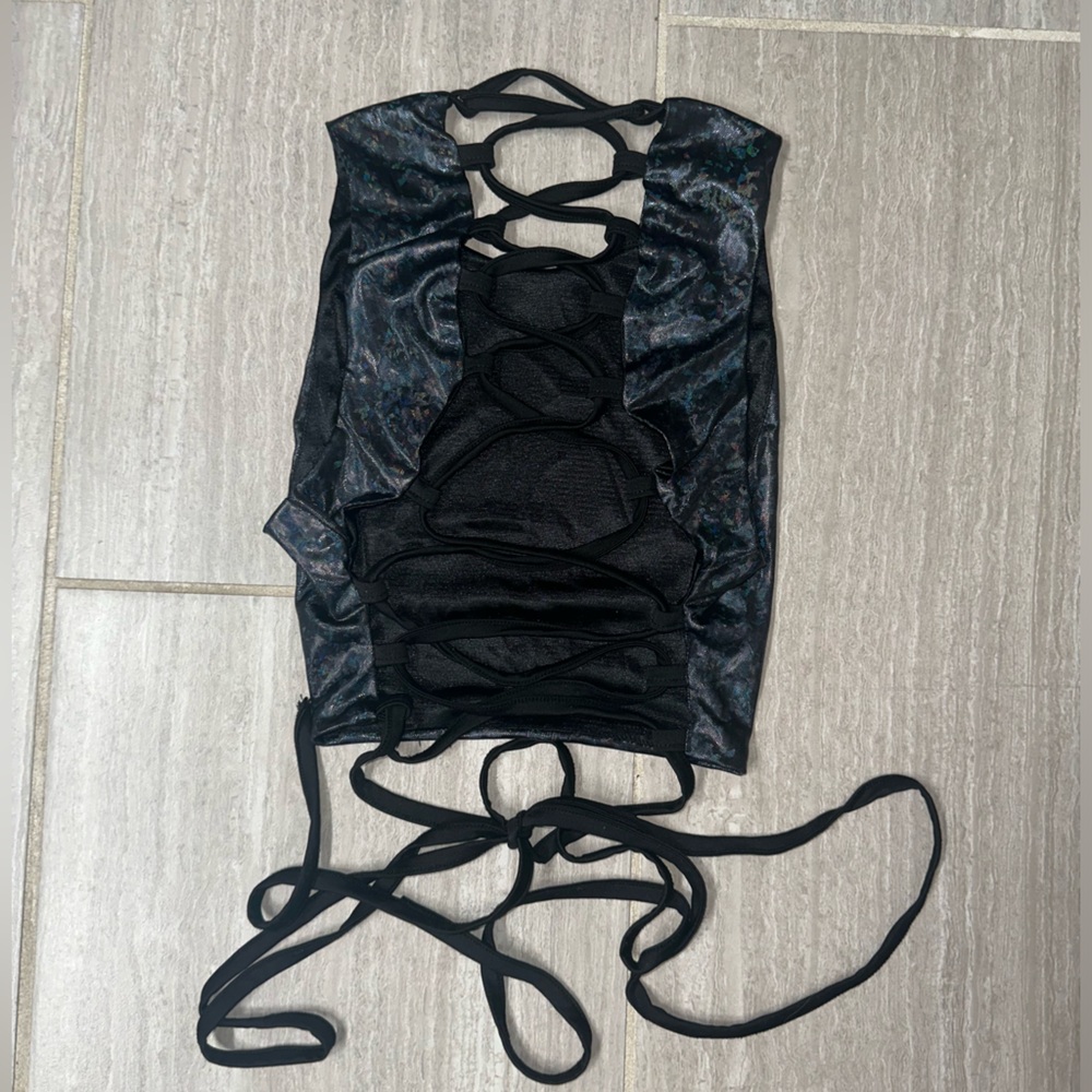 Stylish Black Two-Piece Women's Outfit - Picture 4 of 5